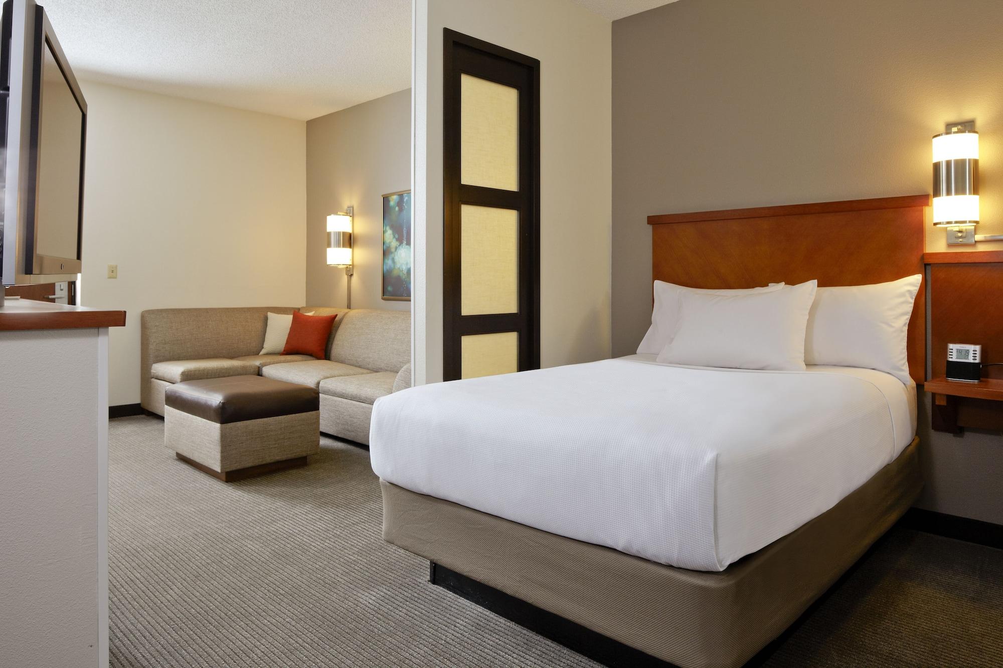 Hyatt Place Sterling Dulles Airport North Exterior photo