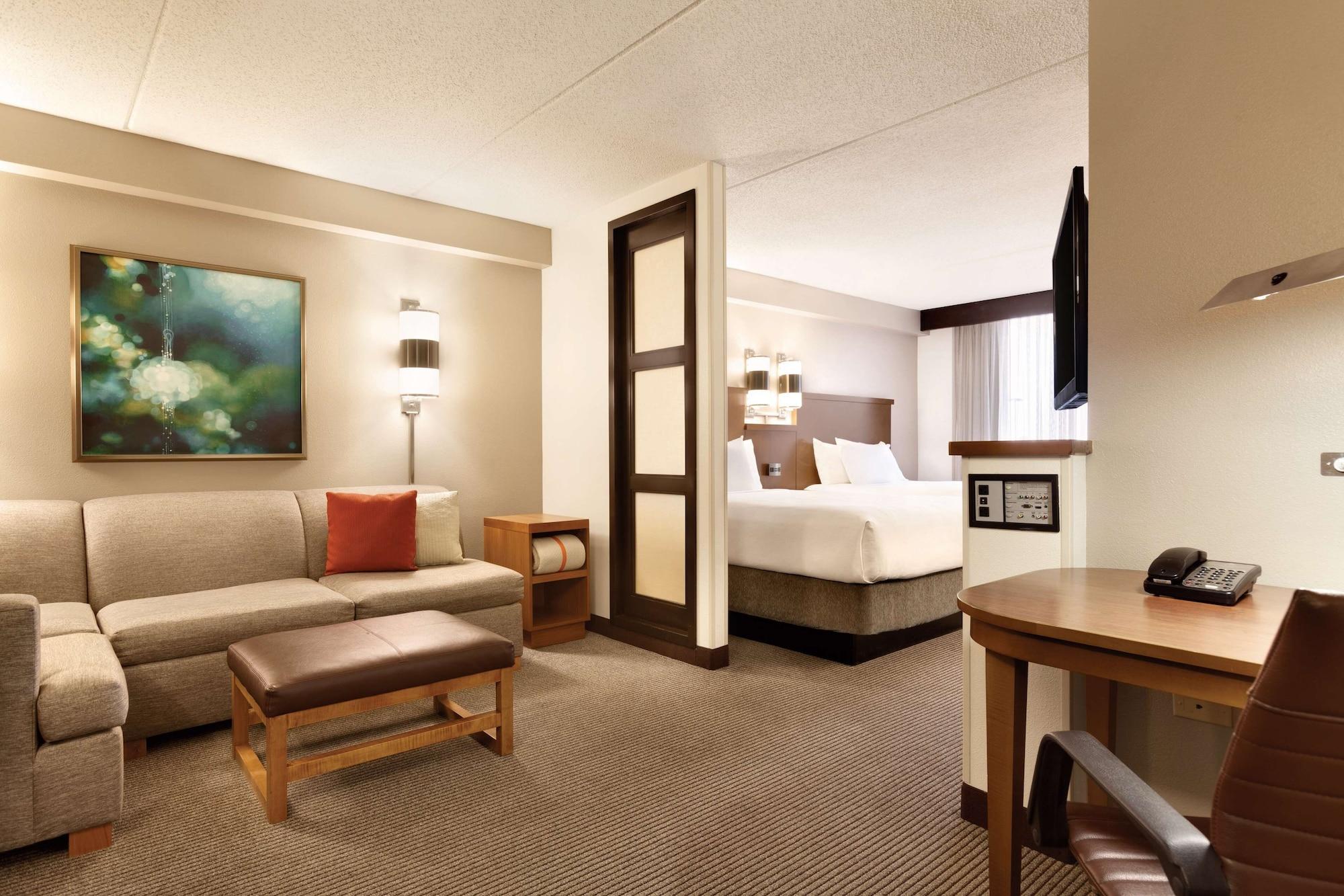 Hyatt Place Sterling Dulles Airport North Exterior photo