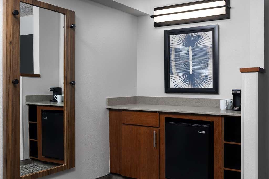 Hyatt Place Sterling Dulles Airport North Room photo