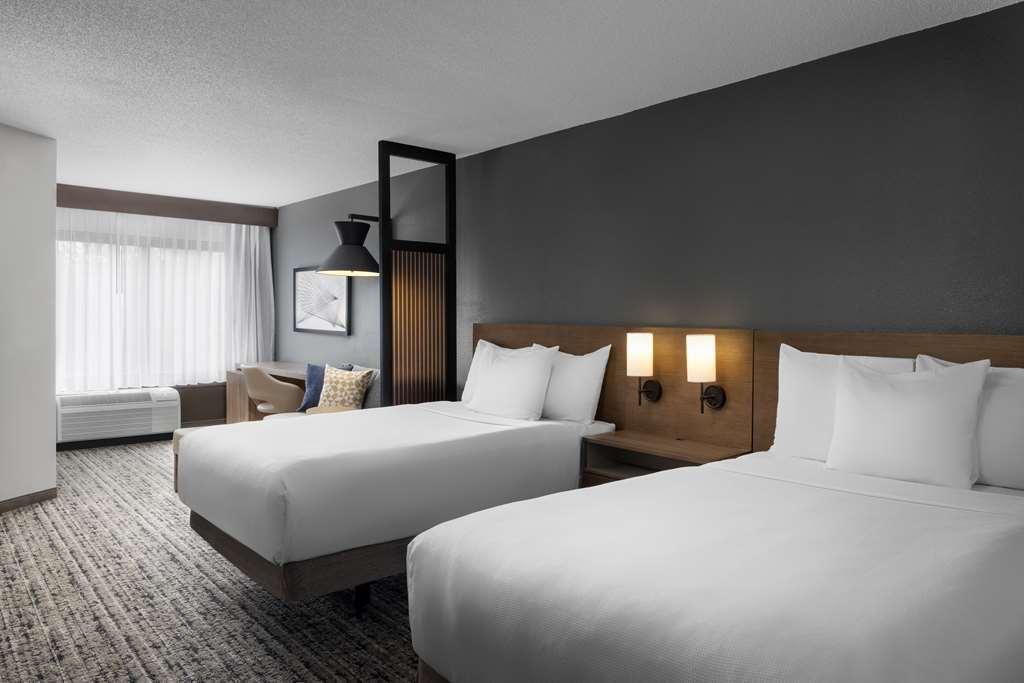 Hyatt Place Sterling Dulles Airport North Room photo