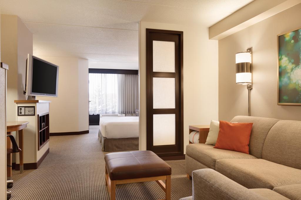 Hyatt Place Sterling Dulles Airport North Exterior photo