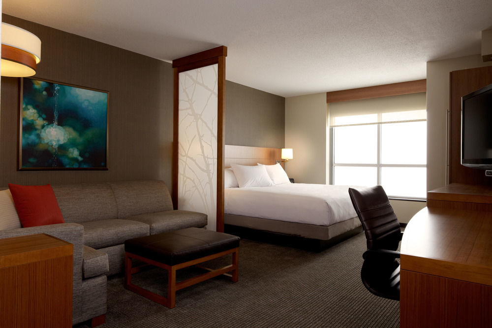 Hyatt Place Sterling Dulles Airport North Exterior photo